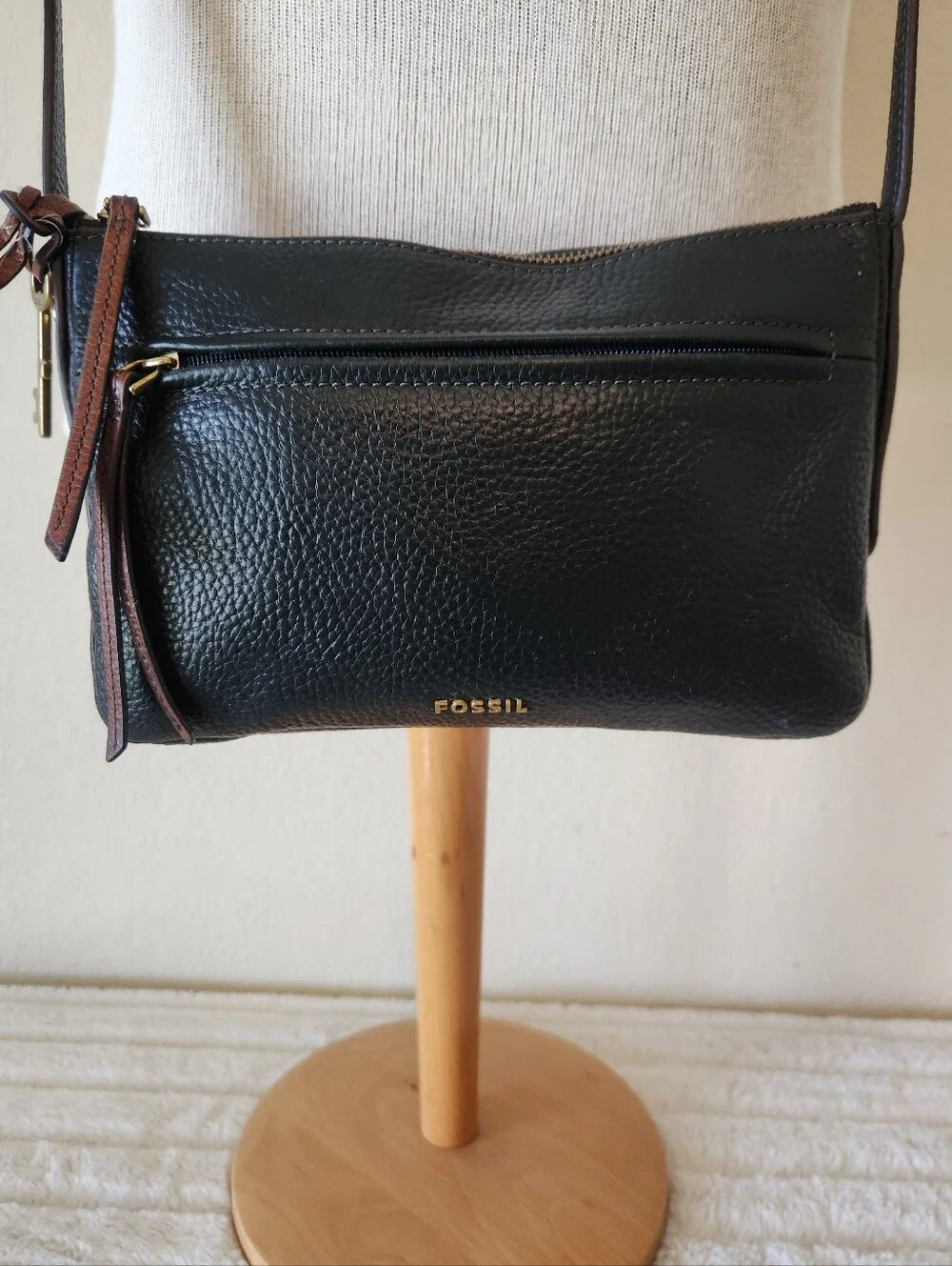 FOSSIL Black Pebbled Leather Crossbody/Shoulder Purse Adjustable Leather Strap